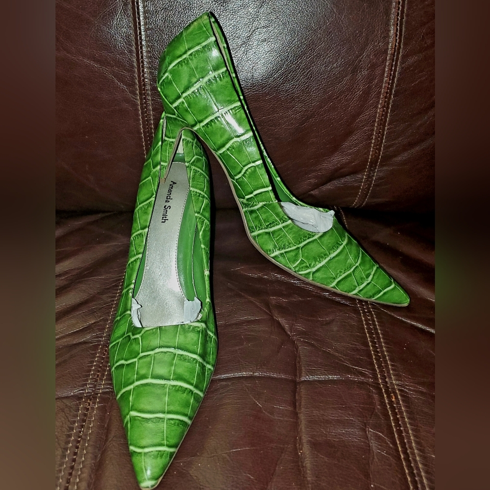 Amanda Smith Green Crocodile Pattern Heels